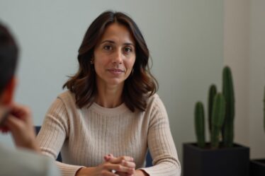 Sophia Chikirou : Origines et Évaluation de sa Fortune